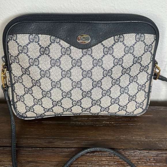 GUCCI Vintage GG Plus Camera Bag! In Great Vintage Condition!! - Picture 3 of 16
